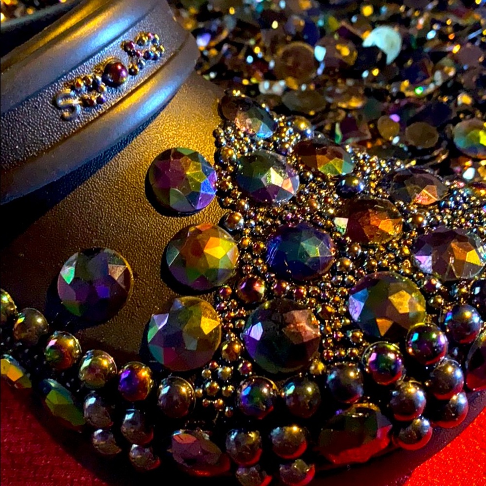 CROCS BEDAZZLED BLING BEJEWELED